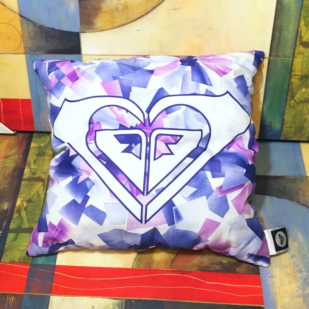 ** RARE ** ROXY PILLOW DECORATIVE THROW PILLOW 15" HOME ACCENTS DECOR PURPLE